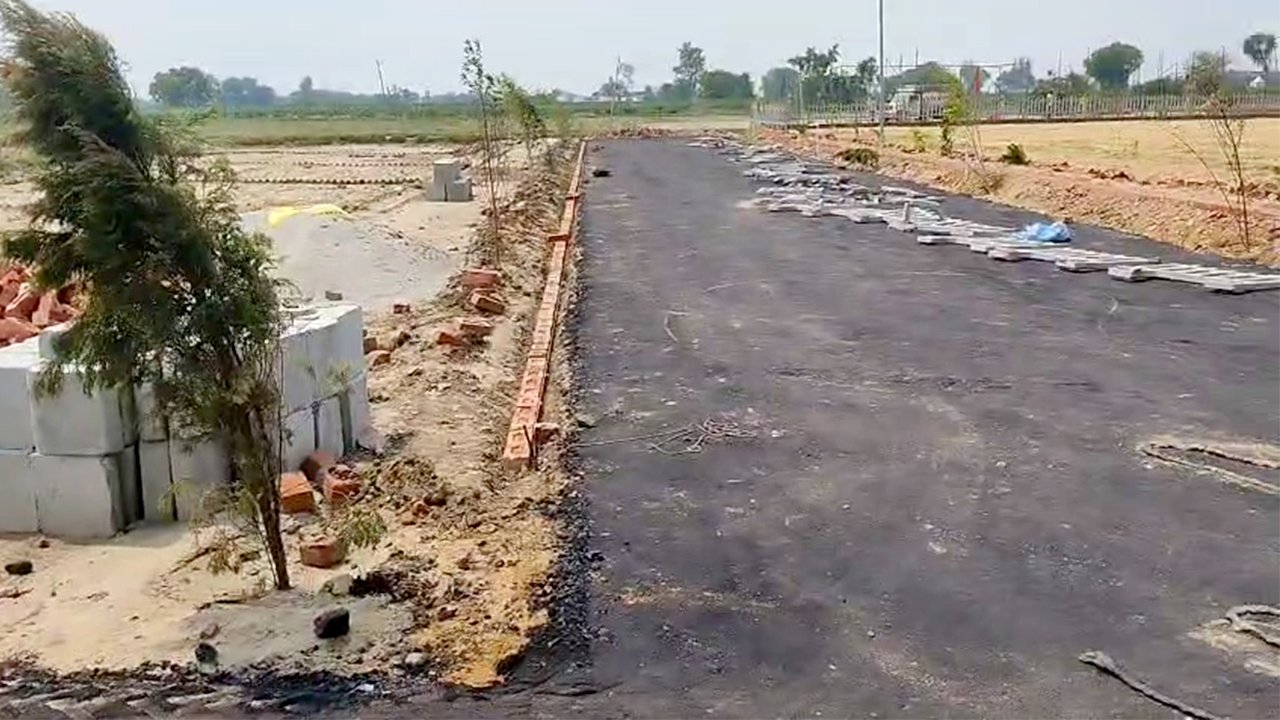 Plot Near Jewar Airport